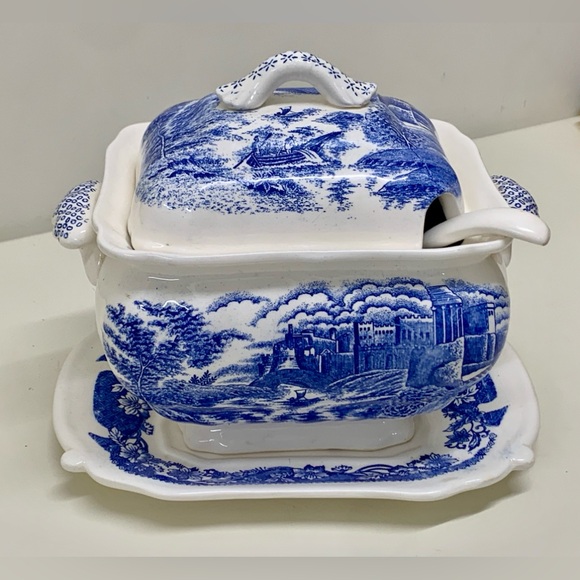 Vintage Robinson Clay Products Transferware Lidded Tureen with Ladle - Picture 10 of 14